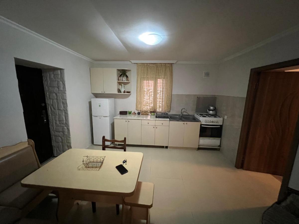 Cozy Apartment In The Centre Of Kʼutʼaisi Exterior foto