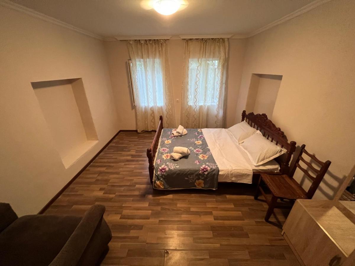 Cozy Apartment In The Centre Of Kʼutʼaisi Exterior foto