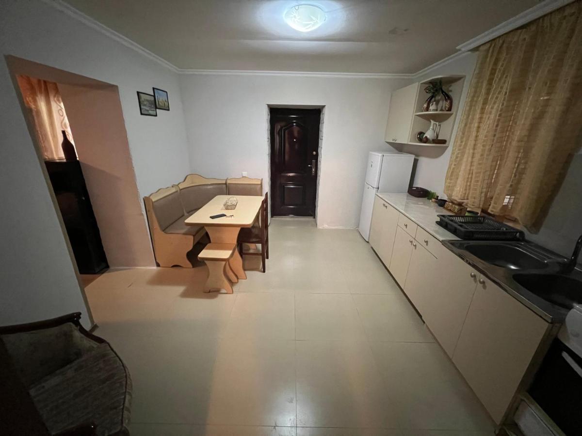 Cozy Apartment In The Centre Of Kʼutʼaisi Exterior foto